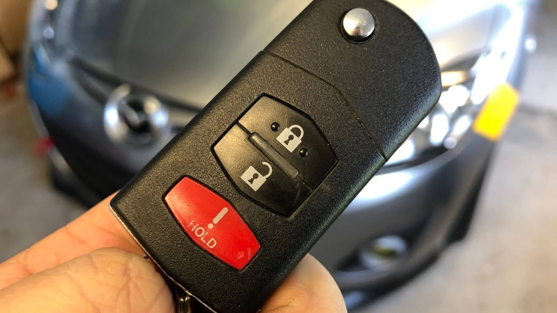 How to Replace a Dead Mazda 2 2011 Key Fob Battery