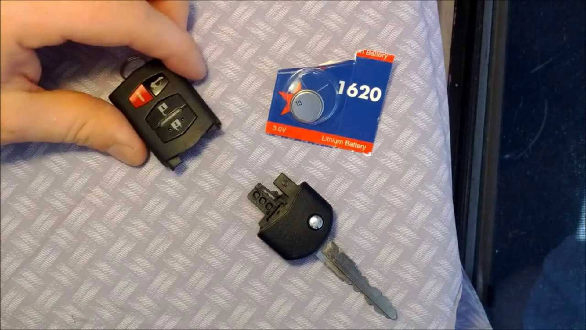 How to Replace a Dead Mazda 2 2011 Key Fob Battery